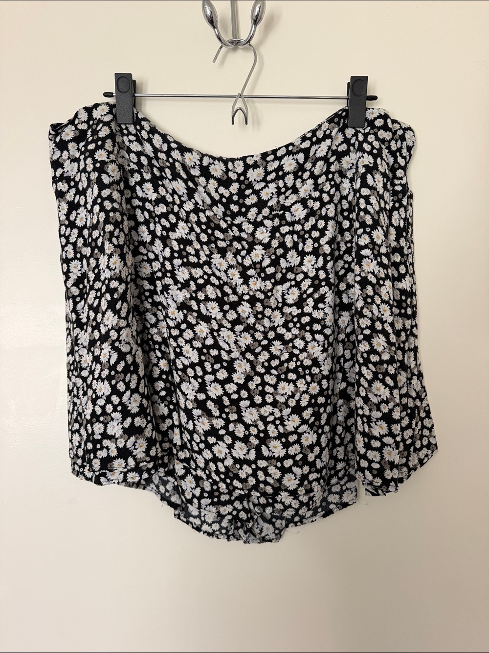 Black Daisy Women's Skort